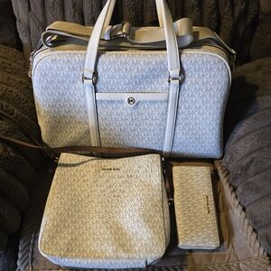 Michael Kors White Logo-Print Women’s Travel Bag & Crossbody Set